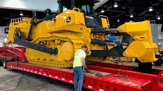 John Deeres biggest bulldozer moving out of Conexpo 2017 [upl. by Kared585]