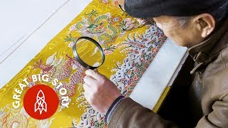 The Elaborate Art of Weaving Nanjing Yunjin Silk Brocade [upl. by Hodges]