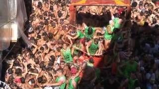 How To Enjoy The Spanish Festival  La Tomatina [upl. by Sabsay677]