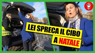 Le Sequestro la Spesa di Natale  Il Polemico a Natale  Candid Camera  theShow [upl. by Erde]