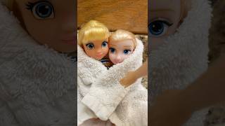 Anna amp Elsa’s Family Moving Day 🚚 Pt 15 Frozen Toys  Disney Princess  Playing With Dolls  Fun [upl. by Giguere]