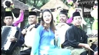 Syura  Joget Gadis Melayu Original Music Video [upl. by Skcirdnek107]