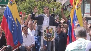 Juan Guaidó jura como presidente encargado de Venezuela [upl. by Mann526]