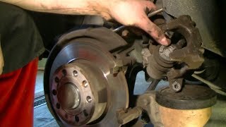 Replacing rear brake pads on a VW Golf Plus  Golf 5 [upl. by Norac484]