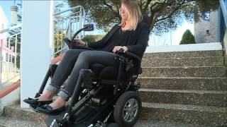 Une entreprise toulousaine invente le fauteuil roulant qui défie les escaliers [upl. by Ggerc]