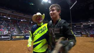 MONSTER RIDE Jess Lockwood rides Legacy for 90 points PBR [upl. by Archaimbaud]