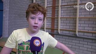 Dansende menukaart met kinderen uit speciaal onderwijs [upl. by Adnalahs165]