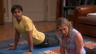 Raj y Penny hacen YOGA  The Big Bang Theory Español Latino [upl. by Domel831]