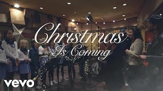 Roel van Velzen  Christmas Is Coming Karaoke Video ft Koorschool Utrecht [upl. by Aerdua644]