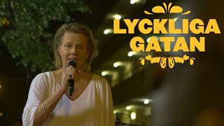 Arja Saijonmaas tolkning av Gee Dixons Molnen skingras  Lyckliga gatan TV4 [upl. by Broome534]