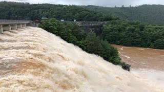 Hochwasser 2021 Eifel sämtliche Talsperren laufen über [upl. by Klos]