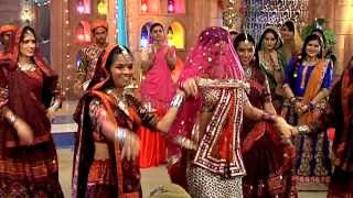 Sanaya Iranis Traditional Dance  Rangrasiya Full Episode [upl. by Hyams2]