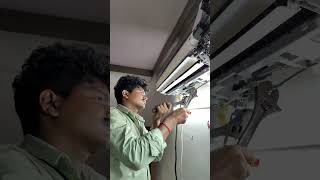 daikin ac uninstallation video acservice acfitting acservicing automobile [upl. by Graniah91]