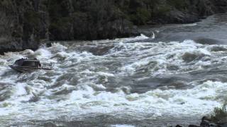 Bohnenkamps Whitewater Customs BWC Grey Twin Boat running rapids [upl. by Ewart165]