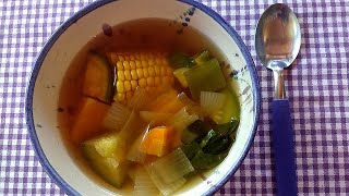 Cómo hacer un caldo de vegetales o sopa de vegetales [upl. by Dede]