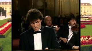 Aleksandar Madžar  WA Mozart Piano Concerto No27 in B flat Major K595 [upl. by Swanhildas]