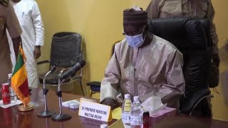 Nouvelle crise au Mali  les militaires emmènent le président et le Premier ministre à Kati [upl. by Gone]