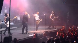 Broilers feat Thomas  Fackeln im Sturm live in Düsseldorf 15122012 [upl. by Lauhsoj323]