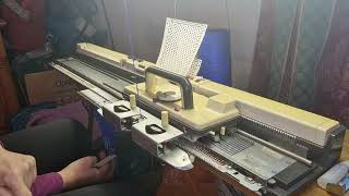 How to use knitmaster 700 overview punchcard Fairisle slipstitch tuckstitch use a Knitting Machine [upl. by Inglebert464]