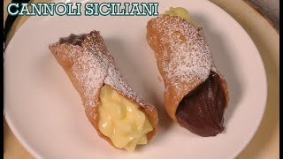 I CANNOLI SICILIANI ricetta ORIGINALE BUONISSIMI  Recipe Authentic Sicilian Cannoli shells [upl. by Ruscher]