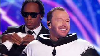 CluedleDoo Donnie Wahlberg Tricks Wife with quotReturn of the Mackquot  The Masked Singer Season 5 E12 [upl. by Virgilio]