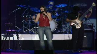 Amores extraños  Laura Pausini live HD [upl. by Rahsab85]