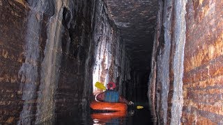 Une caverne au cœur de Montréal [upl. by Chelsy]