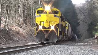 Daylight on the CNYK NYSW SU100 Chase 3192024 Gulf SummitSparrow Bush NY SD70M2s amp SD402 [upl. by Laryssa]