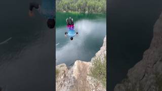 Salto de acantilado al agua cliffjumping cliffs doublebackflip bolarque entrepeñas [upl. by Athalia889]