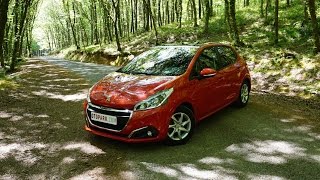 TEST  Peugeot 208 12 PureTech Active [upl. by Pavyer]