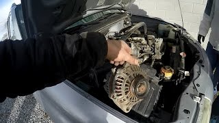 Suzuki Vitara Alternator change [upl. by Alain]