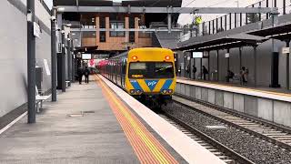 Craigieburn Line  Metro Train  Glenroy Station [upl. by Shuping]