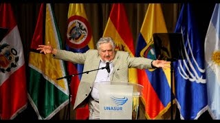 Mujica  Mejor discurso [upl. by Kusin]