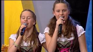 Selina und Loreen  Der Gockelhahn aus Kasachstan [upl. by Eimar]