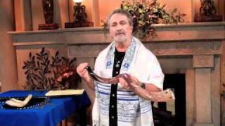 Shofar Lesson 1 Types of Horns [upl. by Anihs]