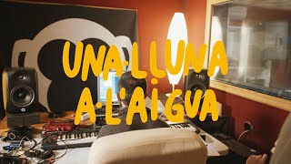 UNA LLUNA A LAIGUA  Txarango feat Zoo [upl. by Durrej439]