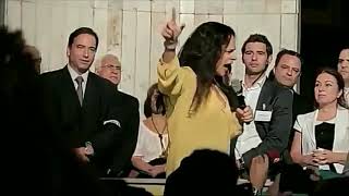 Janaína Paschoal canta THE TROOPER do Iron Maiden em comício 🤣 [upl. by Valdes439]