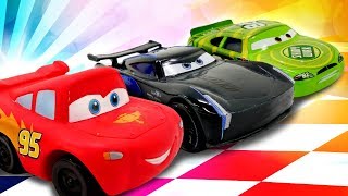 Lightning McQueen und Spielzeugautos von Cars 3 Videos für Kinder [upl. by Aysan]