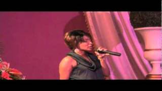 Nancy Amancio canta Arrebato en vivo Curacao [upl. by Wooster119]