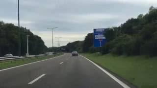 Uitvoegen snelweg  Alert Rijschool uit Utrecht [upl. by Nosimaj529]