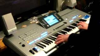 Bing Crosby White Christmas played on Yamaha Tyros 4 [upl. by Linette]