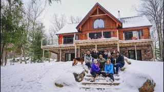 Casa de Ensueño  Tour de una Cabaña de Madera  Vacaciones de Invierno en Canadá [upl. by Tahp]