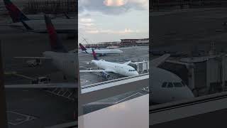 Delta Boeing 767 arrival to Terminal 4 at JFK shorts planespotting travel aviation [upl. by Teodor373]