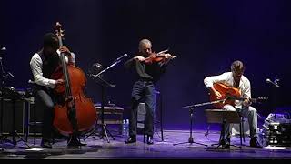 JEAN LUC PONTY AL DIMEOLA Y STANLEY CLARKE Rite of Strings 2007 Gran Rex Arg [upl. by Lecrad503]