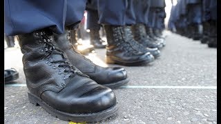 KAMPFSTIEFEL DER BUNDESWEHR Prädikat „bedingt abwehrbereit“ trifft es ganz gut [upl. by Norha624]