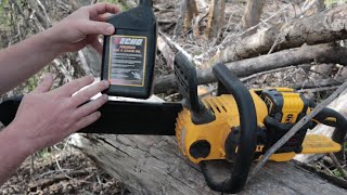 Bar Chain Oil Fill  Dewalt Electric Chainsaw DCCS670X1 [upl. by Reinhart]