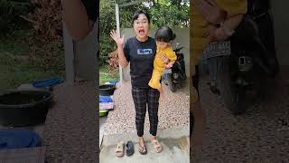 Sandal mama abil kebalik 😂 funny shorts [upl. by Ayotan]