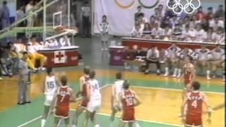 USSR vs Yugoslavia  Mens Basketball Final  Seoul 1988 Olympic Games [upl. by Franci]