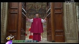 Conclave il Maestro delle Celebrazioni Liturgiche Pontificie ordina quotextra omnesquot [upl. by Refotsirc24]