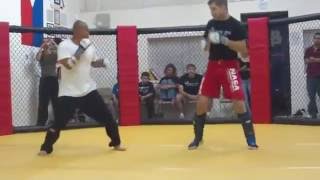 Peleador callejero reta VS maestro de MMA  Street Fighter VS Master MMA [upl. by Kalin]